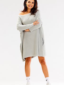 Long jumper awama  Oversized sweater with long sleeves, made of knitted fabric with visible hair.