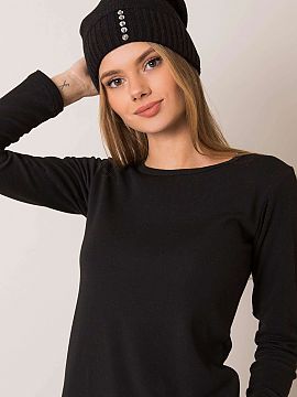 Cap Rue Paris  Women\'s winter hat with a smooth texture with decorative pearls.