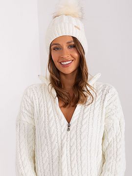 Cap Rue Paris  Women\'s winter beanie with turn-up, decorative plaid weave and pom-pom.
