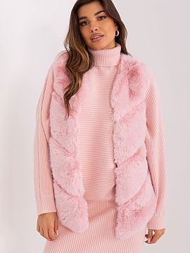 Gilet AT  This fur vest is the perfect accessory for both casual and special occasions. Made of high-quality polyester, it provides a pleasant feeling