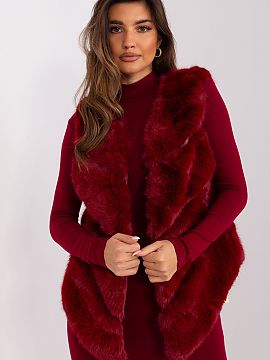 Gilet AT  This fur vest is the perfect accessory for both casual and special occasions. Made of high-quality polyester, it provides a pleasant feeling