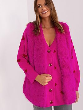 Gilet AT  This fur vest is the perfect addition to your everyday closet. Made of soft polyester material, it is pleasant to the touch and comfortable 