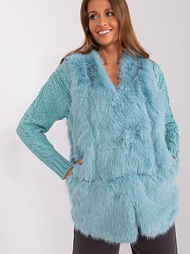 Gilet AT  This fur vest is the perfect addition to your everyday closet. Made of soft polyester material, it is pleasant to the touch and comfortable 