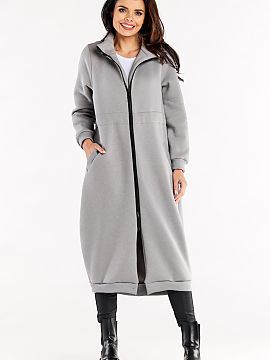 Sweatshirt Infinite You  Long zippered sweatshirt with long sleeves and a high collar. The sweatshirt has slip pockets. The sweatshirt has a drawstring tunnel at the