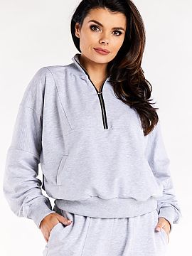 Sweatshirt Infinite You  Sweatshirt with long sleeves and a high collar. Sweatshirt with decorative stitching, front zipper and pockets.