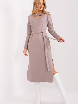 Daydress Lakerta  This elegant dress with a simple cut is perfect for a variety of occasions. Its classic design makes it ideal for both work meetings and mor