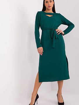 Daydress Lakerta  This elegant dress with a simple cut is perfect for a variety of occasions. Its classic design makes it ideal for both work meetings and mor