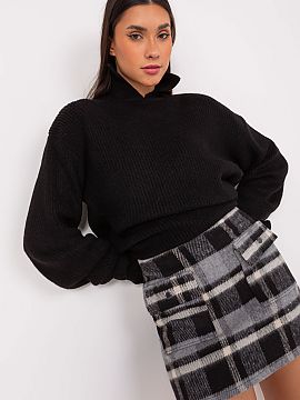 Short skirt Lakerta  This mini skirt is an ideal choice for women who appreciate comfort, style and the ability to wear it on different occasions. Its casual cha