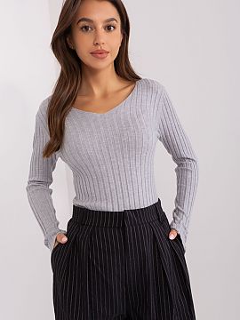 Jumper Factory Price  This ribbed women\'s sweater is the perfect choice for everyday styling. Made of pleasant viscose, it guarantees comfort while the ribbed pa