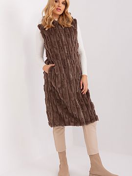 Gilet AT  Created for women who appreciate elegance and comfort, this fur vest is a unique piece of your closet. The vest is the perfect combination o