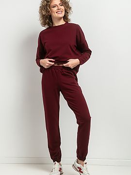 Tracksuit trousers Tessita  The jogger sweatpants, sewn from knitted sweatpants, are a MUST-HAVE for this time of year. The model has a classic loose fit and includes a