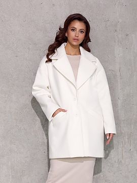 Jacket Roco Fashion  Betty short coat is a wide cut with a lowered shoulder line. Its oversize cut provides freedom and gives a modern look. The cut is fastened 