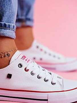 Sneakers Step in style