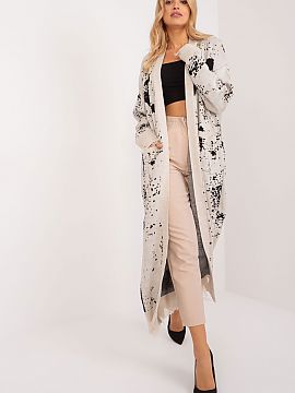 Cardigan Badu  This casual cardigan is the perfect addition to your everyday closet, suitable for both going to work and relaxing afternoons. Its comfortab