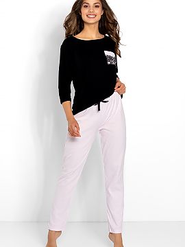Pyjama Momenti Per Me  Women\'s pajamas consisting of a blouse and long pants. Blouse with 3/4 sleeves, a pocket on the front. Long pants with a loose, comfortable