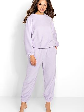 Set Momenti Per Me  Vivi is a warm and soft women\'s tracksuit in a cool color. The pajamas include a long-sleeved sweatshirt and long pants. The bottom of the 