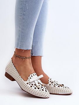 Ballet flats Step in style  Stylish ballerinas by Jezzi. Made of eco leather, they present high quality and durability. Their flat heel guarantees stability, while the 