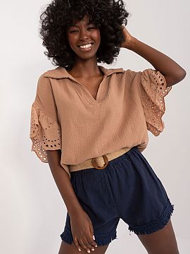 Shorts Italy Moda  These fabric shorts are the perfect choice for everyday summer styling, adding casual charm to any outfit. Made of lightweight linen with a 