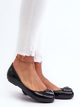 Ballet flats Step in style  A wonderful collection of balloon-scented ballet flats by ZAXY. They are made using HUG TEC technology, which makes them more flexible and s