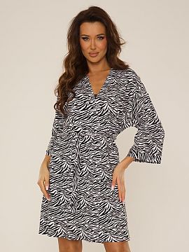 Bathrobe De Lafense  Short women\'s bathrobe. Soft and pleasant to the touch with a practical tie. Very functional model in an animal print, made of soft viscose