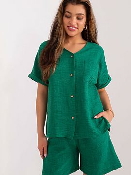 Set Lakerta  This elegant yet casual women\'s set consists of a shirt and shorts, perfect for everyday outings. The smooth design and combination of cott