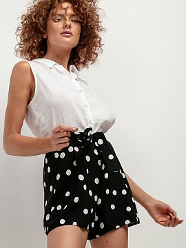 Shorts Tessita  T411 viscose shorts are the perfect choice for summer days. Their patterned design makes them a perfect addition to your summer closet. Than