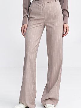 Trousers Nife  Women\'s pants with a fit cut, fitted to the silhouette, made of material with subtle, contrasting tennis-style stripes. They have a high wa