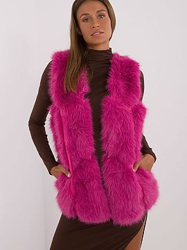 Gilet AT  This fur vest is a perfect addition to your everyday wardrobe. Made of soft and pleasant to the touch polyester, it provides comfort for wea