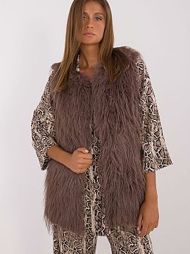 Gilet AT  Here is a fur vest in casual style, perfect for everyday occasions. Made of 100% polyester, it offers a stylish look and comfortable wear. T