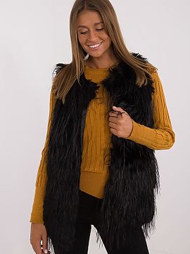 Gilet AT  Here is a fur vest in a casual style, perfect for everyday occasions. Made of 100% polyester, it offers a stylish look and comfort when wear