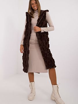 Gilet AT  Created with women who value elegance and comfort in mind, this fur vest is a unique element of your wardrobe. The vest is a perfect combina