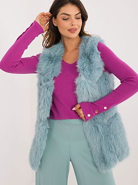 Gilet AT  This fur vest is the perfect addition to your everyday wardrobe. Made of soft and pleasant to the touch polyester, it provides comfort when 