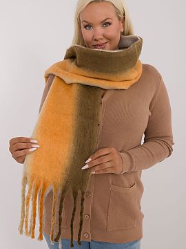Shawl AT  Stylish scarf made of high quality polyester, 194 cm long, with a smooth colorful pattern that adds elegance and modernity to any outfit. Ma