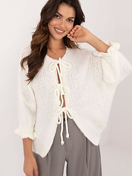 Cardigan Italy Moda  Women\'s casual sweater, ideal for everyday occasions. It is distinguished by a smooth pattern, which gives it a minimalist, universal chara