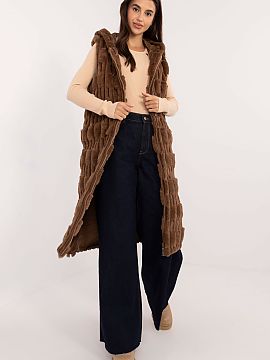 Gilet AT  Created for women who appreciate elegance and comfort, this fur vest is a unique piece of your closet. The vest is the perfect combination o