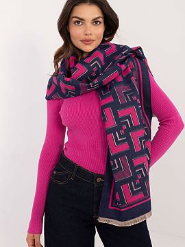 Shawl AT  Stylish scarf with a length of 190 cm, made of soft and pleasant to the touch viscose. It is distinguished by a geometric pattern that adds 