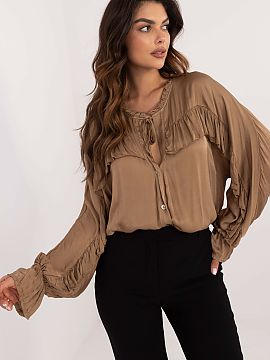 Long sleeve shirt Och Bella  An ideal choice for women who appreciate original style and comfort. Perfect for both everyday styling and more formal situations, such as a
