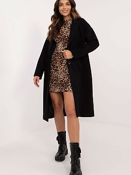 Coat Och Bella  This timeless coat is the perfect addition to any closet. It will be perfect for both everyday styling and more formal situations, such as a