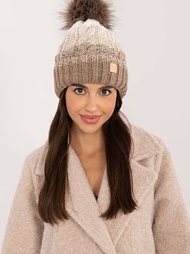 Cap Rue Paris  A winter beanie that will keep you warm and stylish. Made from a soft blend of acrylic, polyamide and wool, it guarantees comfortable wearin