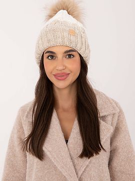 Cap Rue Paris  A winter beanie that will keep you warm and stylish. Made from a soft blend of acrylic, polyamide and wool, it guarantees comfortable wearin