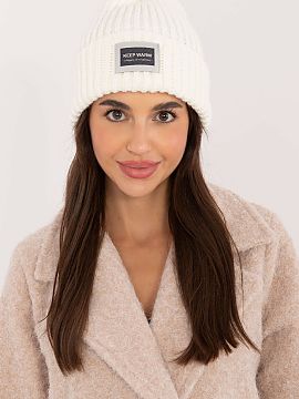 Cap Rue Paris  A cap that combines comfort and fashionable design. Made of soft acrylic, it fits perfectly to the head. The uniform color makes the cap ext
