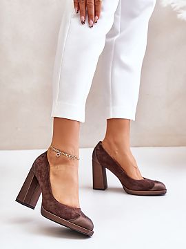 Block heel pumps Step in style  Elegant pumps from the Laura Messi brand are a combination of classics and comfort. Made with attention to detail. Set on a stable stiletto 