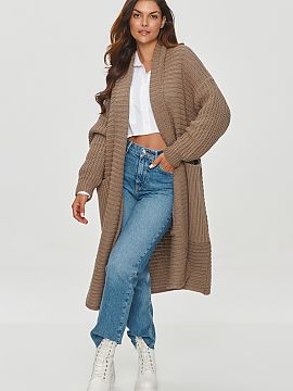 Cardigan Makadamia  Women\'s long cardigan with an oversize cut is an ideal choice for women who appreciate comfort. The sweater reaches below the knees, which 