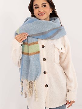 Shawl AT  Elegant 180 cm long scarf made of polyester in a checkered pattern, ideal for colder days. Made of high-quality material, it provides warmth