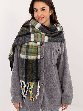 Shawl AT  Elegant 182 cm long polyester scarf with check pattern, perfect for colder days. Made of high-quality material, it provides warmth and comfo