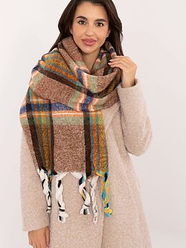 Shawl AT  Elegant 182 cm long polyester scarf with check pattern, perfect for colder days. Made of high-quality material, it provides warmth and comfo