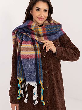 Shawl AT  Elegant 182 cm long polyester scarf with check pattern, perfect for colder days. Made of high-quality material, it provides warmth and comfo