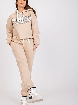Set Ex Moda  Casual tracksuit set, consisting of a sweatshirt and pants, is the perfect choice for everyday styling. The sweatshirt with a print on the f