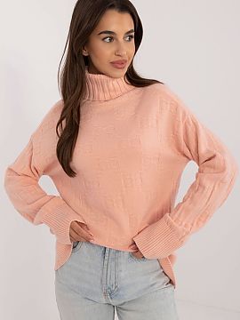 Turtleneck AT  Women\'s turtleneck sweater, perfect for everyday casual occasions. Made of material with a varied texture, which gives it a unique characte