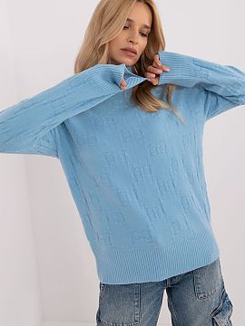 Turtleneck AT  Women\'s turtleneck sweater, perfect for everyday casual occasions. Made of material with a varied texture, which gives it a unique characte